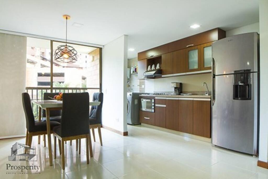 Cómodo Apartamento Cerca Al Poblado * Medellín